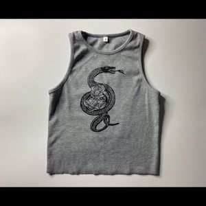 Gray ribbed muscle top with snake print